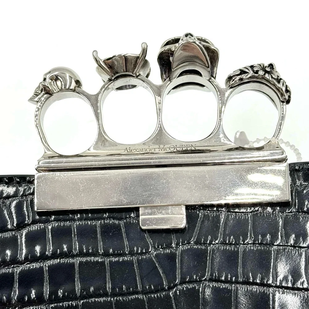 Alexander McQueen Shiny Croc-Embossed Flat Knuckle Clutch Bag - Picture 5 of 8